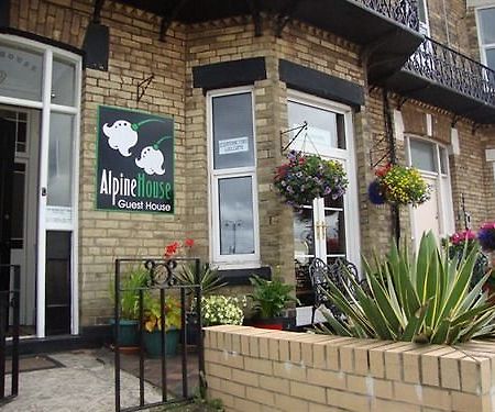 Alpine Guest House Middlesbrough Dış mekan fotoğraf